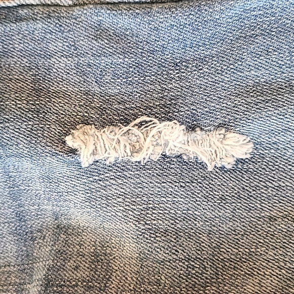 Levi's medium wash distressed denim jeans - Picture 9 of 10